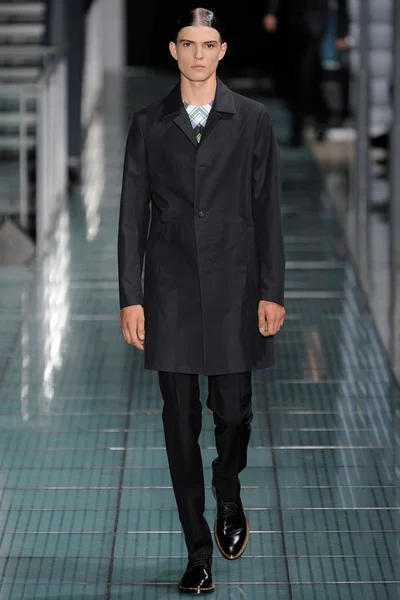 Look 12